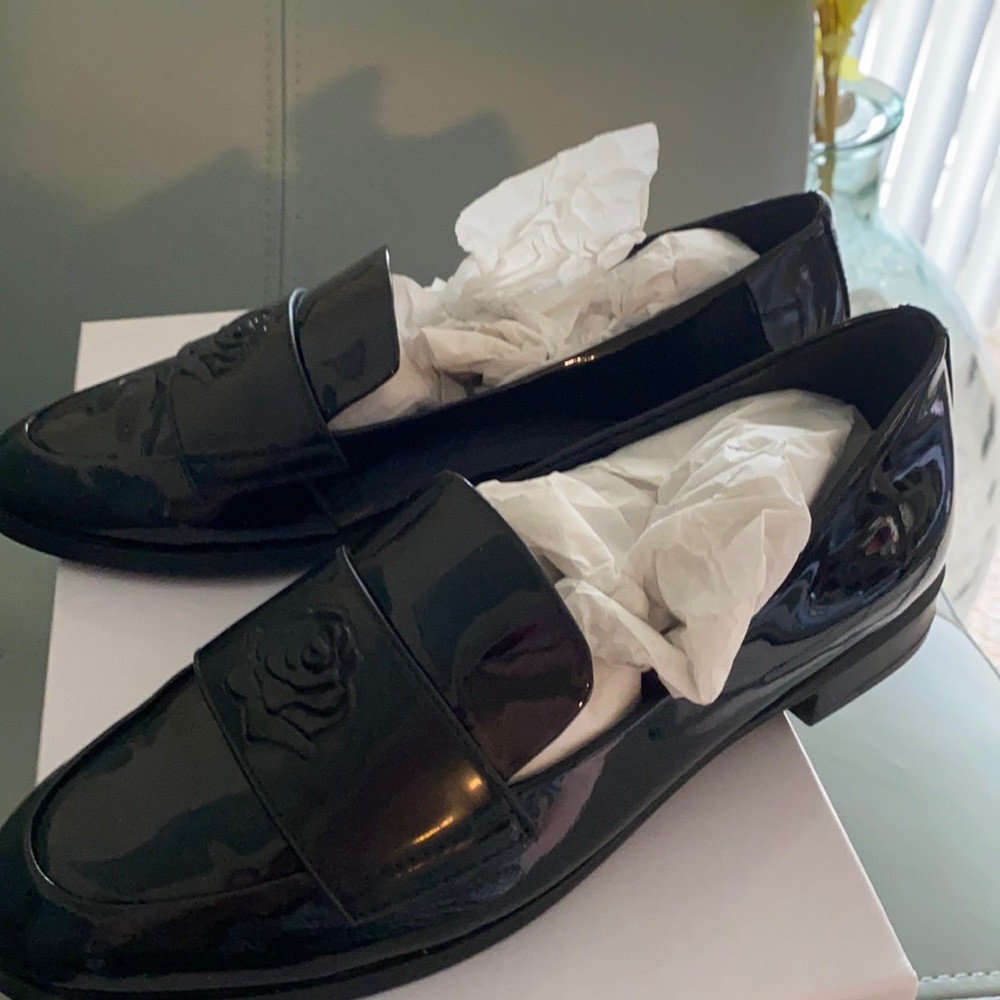 Taryn Rose patent flats worn once